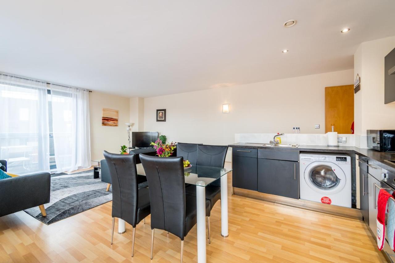 Spacious City 2 Bed, 2 Bath, Free Parking & Wifi Sheffield Bagian luar foto