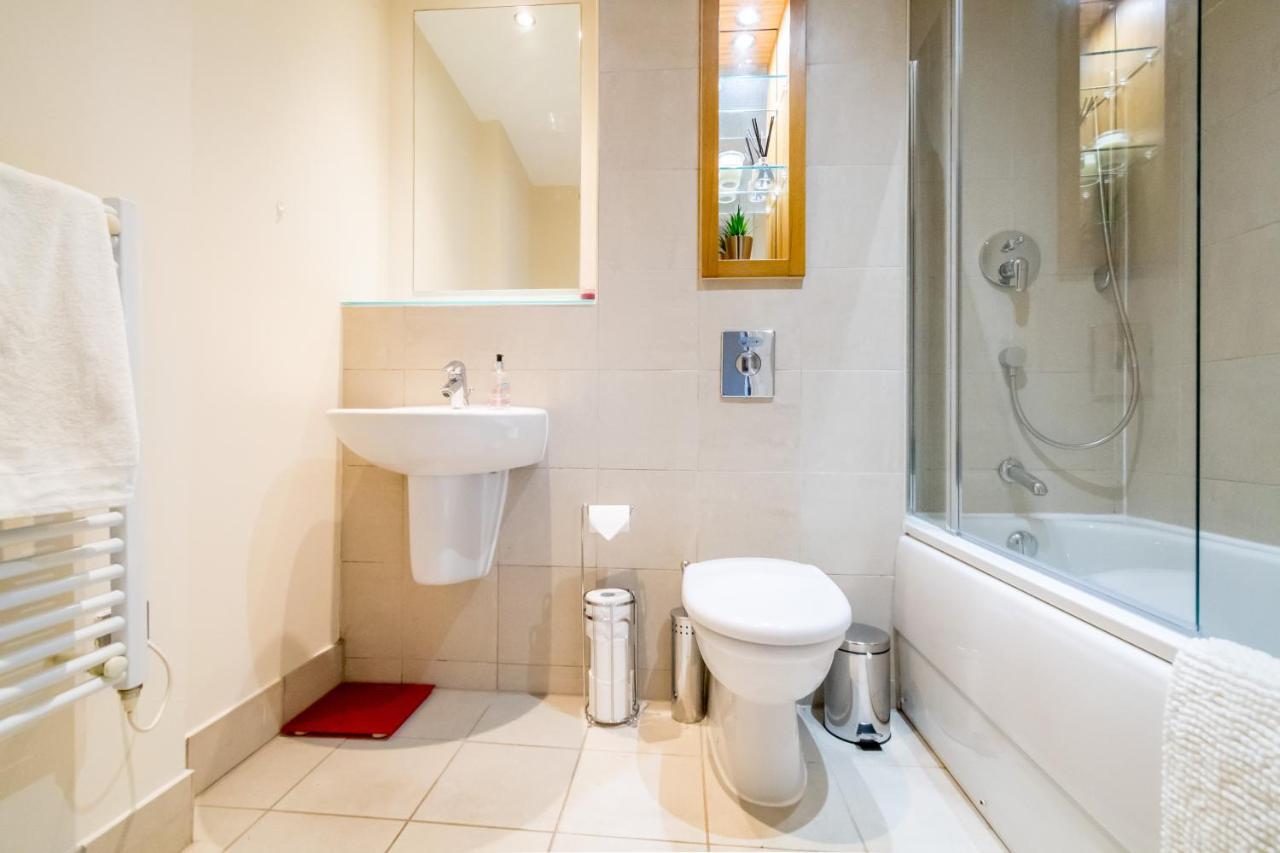 Spacious City 2 Bed, 2 Bath, Free Parking & Wifi Sheffield Bagian luar foto